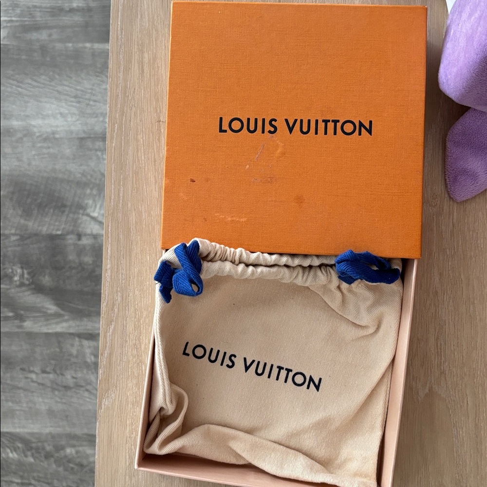 Louis Vuitton reversible belt LV Iconic 20mm Reversible Belt size 80 - Picture 9 of 10